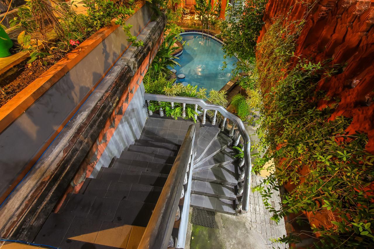 Hotel Lumbung Sari Legian Esterno foto